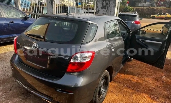Buy Used Toyota Matrix Green Car in Conakry in Conakry