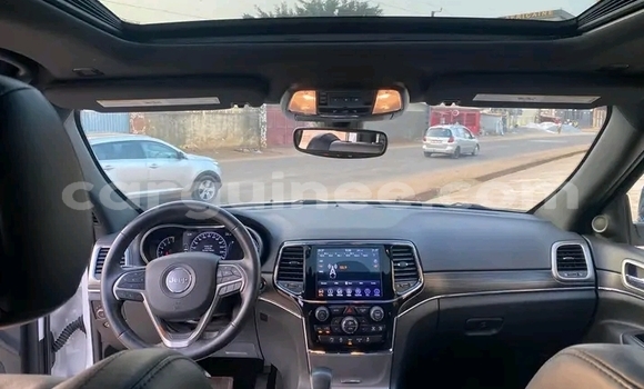 Buy Used Jeep Grand Cherokee White Car in Conakry in Conakry Buy Used Jeep Grand Cherokee White Car in Conakry in Conakry