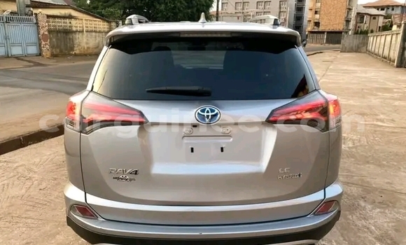 Buy Used Toyota RAV4 Beige Car in Conakry in Conakry Buy Used Toyota RAV4 Beige Car in Conakry in Conakry