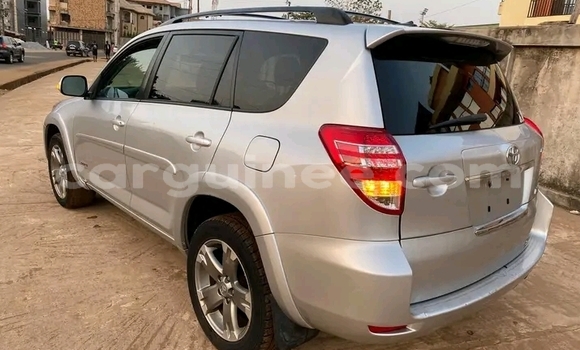 Buy Used Toyota RAV4 Beige Car in Conakry in Conakry Buy Used Toyota RAV4 Beige Car in Conakry in Conakry