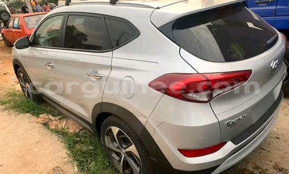 Buy Used Hyundai Tucson Silver Car in Conakry in Conakry Buy Used Hyundai Tucson Silver Car in Conakry in Conakry