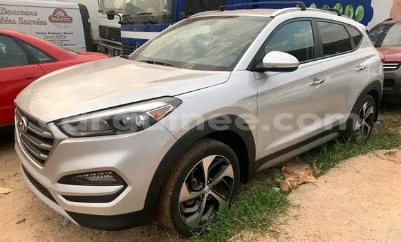 Buy Used Hyundai Tucson Silver Car in Conakry in Conakry Buy Used Hyundai Tucson Silver Car in Conakry in Conakry