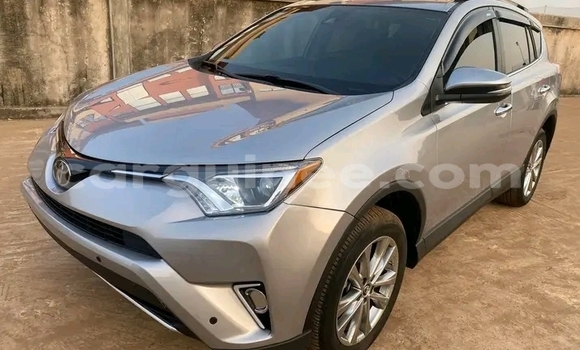 Buy Used Toyota RAV4 Beige Car in Conakry in Conakry Buy Used Toyota RAV4 Beige Car in Conakry in Conakry