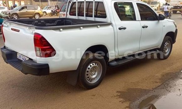 Buy Used Toyota Hilux White Car in Conakry in Conakry Buy Used Toyota Hilux White Car in Conakry in Conakry