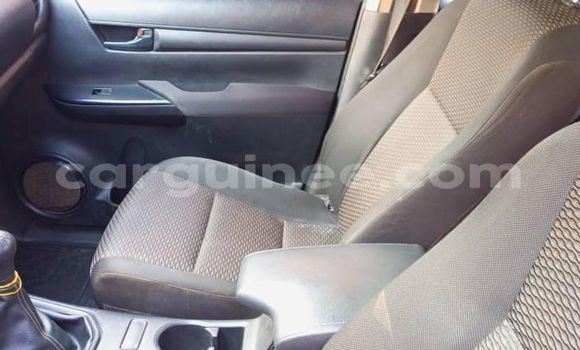Buy Used Toyota Hilux White Car in Conakry in Conakry Buy Used Toyota Hilux White Car in Conakry in Conakry