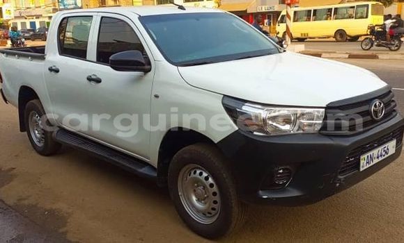 Buy Used Toyota Hilux White Car in Conakry in Conakry Buy Used Toyota Hilux White Car in Conakry in Conakry