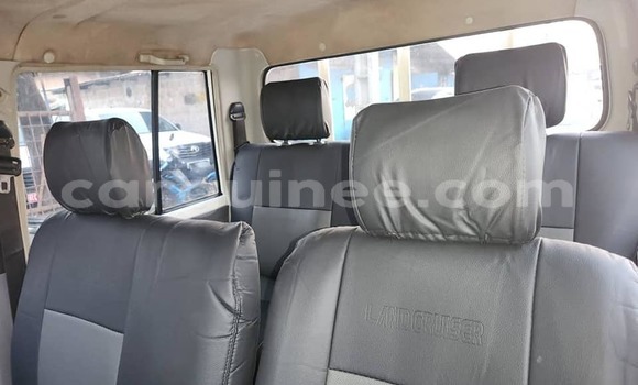 Buy Used Toyota Land Cruiser White Car in Conakry in Conakry Buy Used Toyota Land Cruiser White Car in Conakry in Conakry