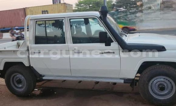 Buy Used Toyota Land Cruiser White Car in Conakry in Conakry Buy Used Toyota Land Cruiser White Car in Conakry in Conakry