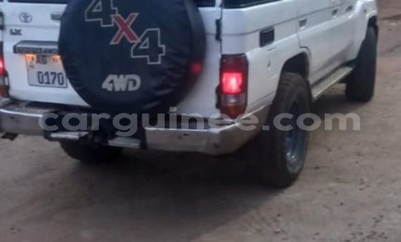 Buy Used Toyota Land Cruiser Prado White Car in Conakry in Conakry Buy Used Toyota Land Cruiser Prado White Car in Conakry in Conakry