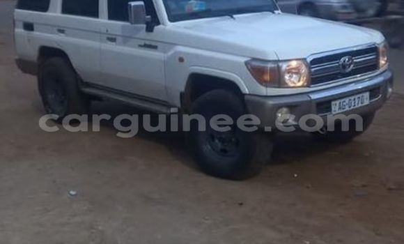 Buy Used Toyota Land Cruiser Prado White Car in Conakry in Conakry Buy Used Toyota Land Cruiser Prado White Car in Conakry in Conakry