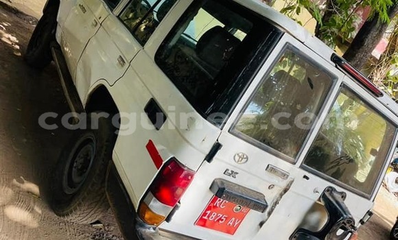 Buy Used Toyota Land Cruiser Prado White Car in Conakry in Conakry Buy Used Toyota Land Cruiser Prado White Car in Conakry in Conakry