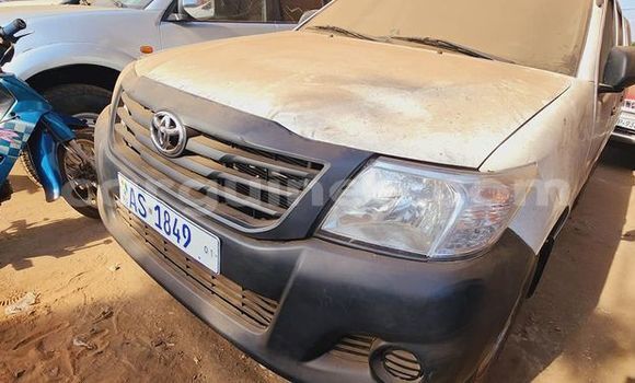 Buy Used Toyota Hilux White Car in Conakry in Conakry Buy Used Toyota Hilux White Car in Conakry in Conakry