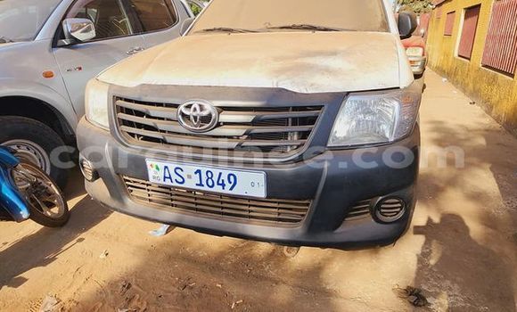Buy Used Toyota Hilux White Car in Conakry in Conakry Buy Used Toyota Hilux White Car in Conakry in Conakry