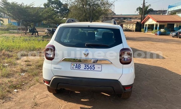 Buy Used Renault Duster White Car in Conakry in Conakry Buy Used Renault Duster White Car in Conakry in Conakry