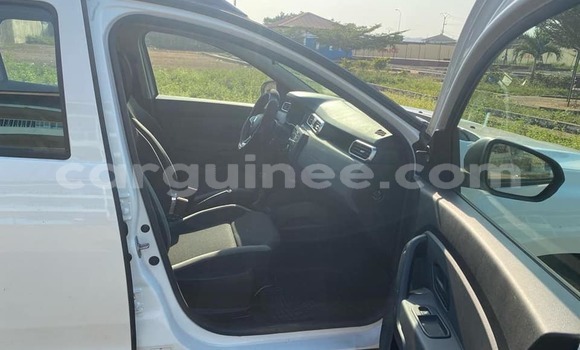 Buy Used Renault Duster White Car in Conakry in Conakry Buy Used Renault Duster White Car in Conakry in Conakry