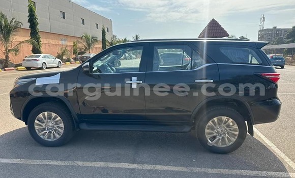 Acheter Occasion Voiture Toyota Fortuner Noir à Conakry, Conakry