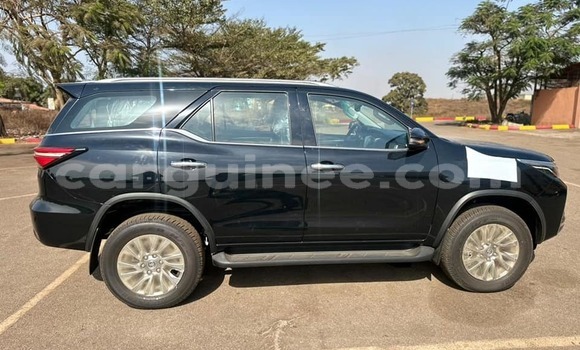 Buy Used Toyota Fortuner Black Car in Conakry in Conakry Buy Used Toyota Fortuner Black Car in Conakry in Conakry