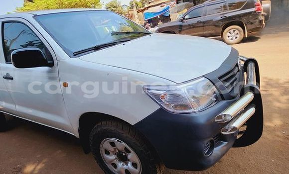 Buy Used Toyota Hilux White Car in Conakry in Conakry Buy Used Toyota Hilux White Car in Conakry in Conakry