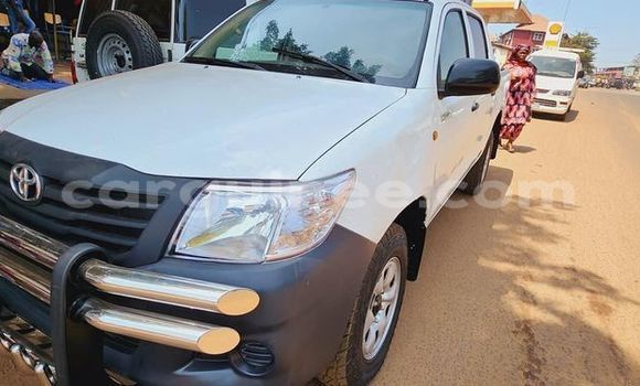Buy Used Toyota Hilux White Car in Conakry in Conakry Buy Used Toyota Hilux White Car in Conakry in Conakry