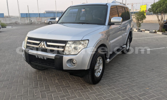 Buy Used Mitsubishi Pajero Silver Car in Coyah in Coyah Buy Used Mitsubishi Pajero Silver Car in Coyah in Coyah