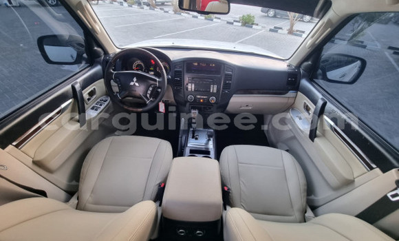 Buy Used Mitsubishi Pajero White Car in Coyah in Coyah Buy Used Mitsubishi Pajero White Car in Coyah in Coyah