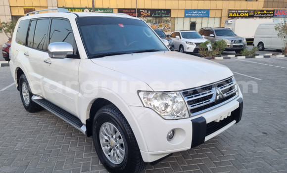 Buy Used Mitsubishi Pajero White Car in Coyah in Coyah Buy Used Mitsubishi Pajero White Car in Coyah in Coyah