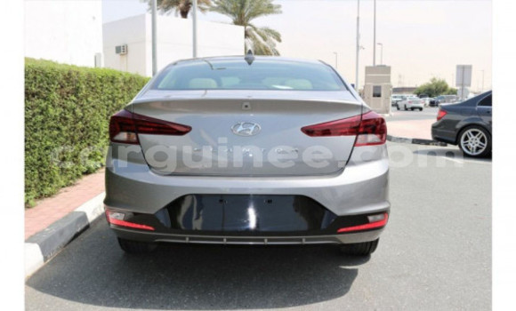 Buy Used Hyundai Elantra Silver Car in Coyah in Coyah Buy Used Hyundai Elantra Silver Car in Coyah in Coyah