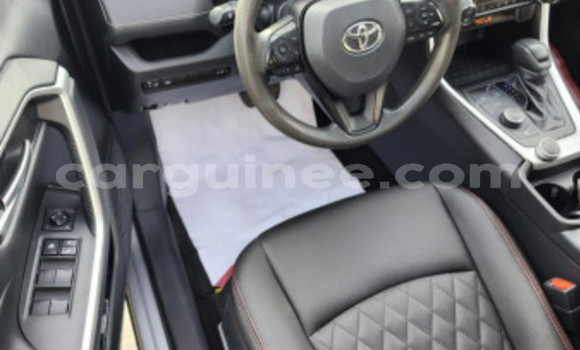 Buy Used Toyota RAV4 Silver Car in Conakry in Conakry Buy Used Toyota RAV4 Silver Car in Conakry in Conakry