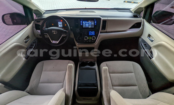 Buy Used Toyota Sienna Red Car in Conakry in Conakry Buy Used Toyota Sienna Red Car in Conakry in Conakry