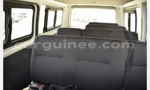 Buy Used Toyota Hiace White Car in Conakry in Conakry Buy Used Toyota Hiace White Car in Conakry in Conakry