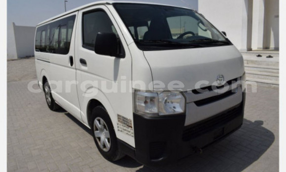 Buy Used Toyota Hiace White Car in Conakry in Conakry Buy Used Toyota Hiace White Car in Conakry in Conakry