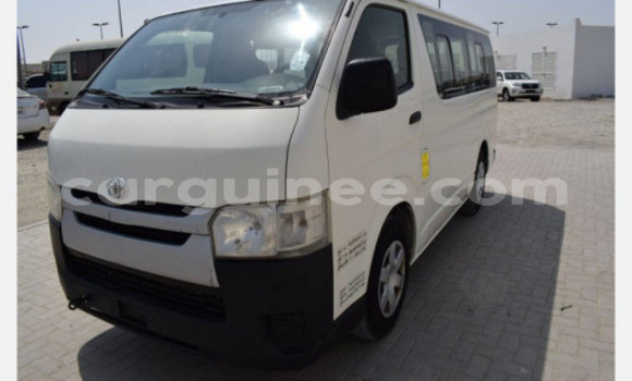 Buy Used Toyota Hiace White Car in Conakry in Conakry Buy Used Toyota Hiace White Car in Conakry in Conakry