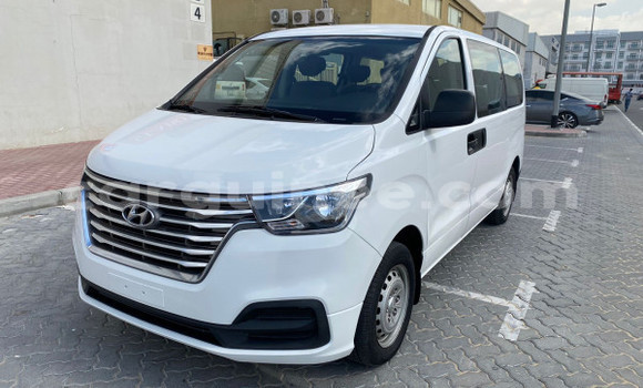 Acheter Occasion Voiture Hyundai H1 Blanc à Conakry, Conakry