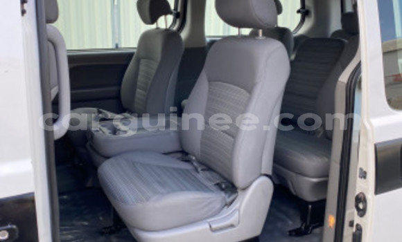 Buy Used Hyundai H1 White Car in Conakry in Conakry Buy Used Hyundai H1 White Car in Conakry in Conakry