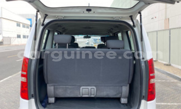 Buy Used Hyundai H1 White Car in Conakry in Conakry Buy Used Hyundai H1 White Car in Conakry in Conakry