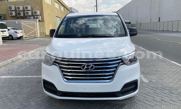 Buy Used Hyundai H1 White Car in Conakry in Conakry Buy Used Hyundai H1 White Car in Conakry in Conakry