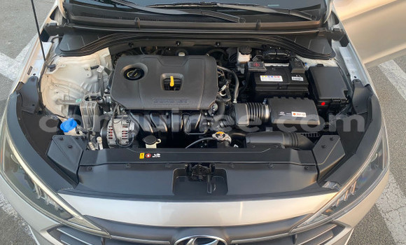 Buy Used Hyundai Elantra Silver Car in Conakry in Conakry Buy Used Hyundai Elantra Silver Car in Conakry in Conakry