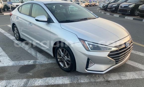 Buy Used Hyundai Elantra Silver Car in Conakry in Conakry Buy Used Hyundai Elantra Silver Car in Conakry in Conakry