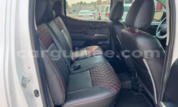 Buy Used Toyota Tacoma White Car in Conakry in Conakry Buy Used Toyota Tacoma White Car in Conakry in Conakry