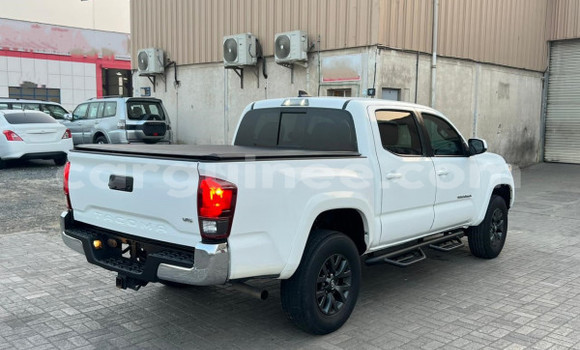 Buy Used Toyota Tacoma White Car in Conakry in Conakry Buy Used Toyota Tacoma White Car in Conakry in Conakry