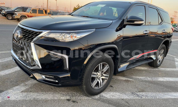 Acheter Occasion Voiture Toyota Fortuner Noir à Conakry, Conakry Acheter Occasion Voiture Toyota Fortuner Noir à Conakry, Conakry