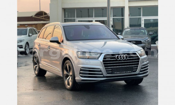 Acheter Import Voiture Audi Q7 Gris à Import - Dubai, Conakry