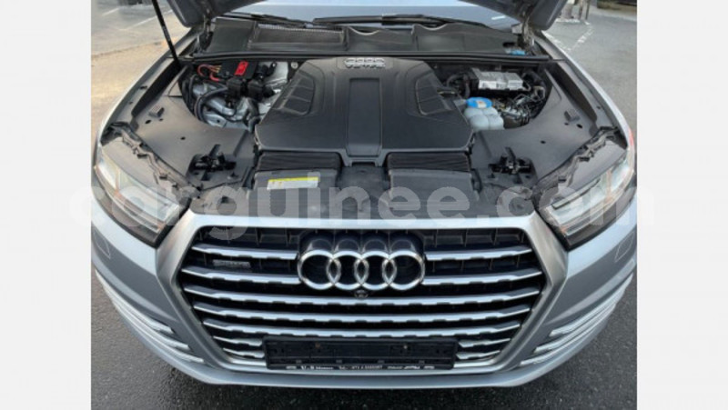 Big with watermark audi q7 conakry import dubai 9094