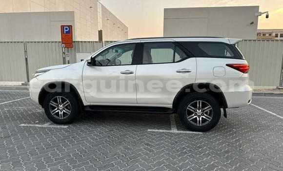 Buy Used Toyota Fortuner White Car in Conakry in Conakry