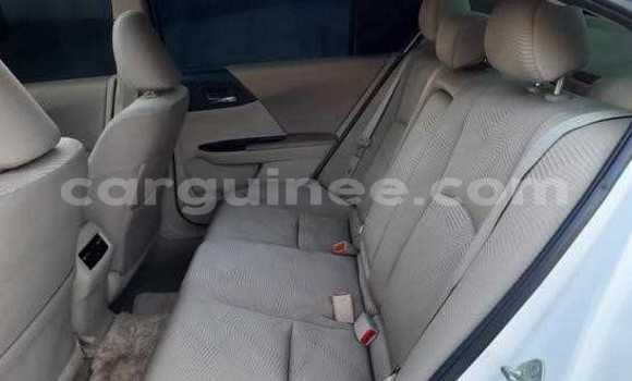 Buy Used Honda Accord White Car in Conakry in Conakry Buy Used Honda Accord White Car in Conakry in Conakry