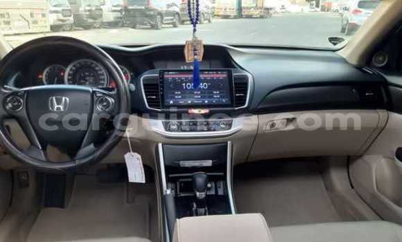Buy Used Honda Accord White Car in Conakry in Conakry Buy Used Honda Accord White Car in Conakry in Conakry