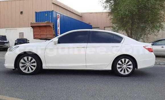 Buy Used Honda Accord White Car in Conakry in Conakry Buy Used Honda Accord White Car in Conakry in Conakry