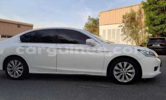 Buy Used Honda Accord White Car in Conakry in Conakry Buy Used Honda Accord White Car in Conakry in Conakry