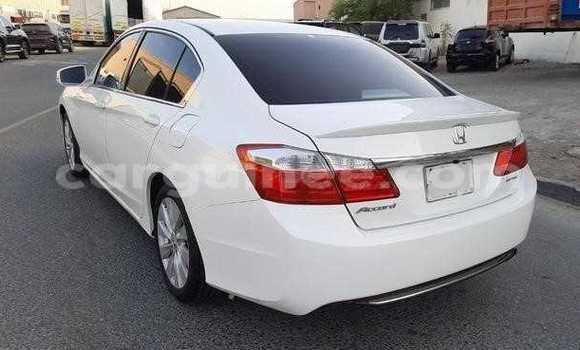 Buy Used Honda Accord White Car in Conakry in Conakry Buy Used Honda Accord White Car in Conakry in Conakry