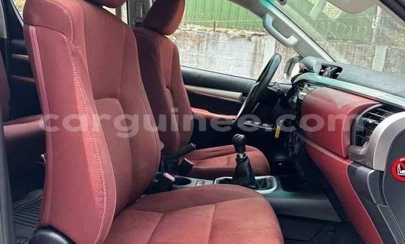 Acheter Occasion Voiture Toyota Hilux Blanc à Conakry, Conakry Acheter Occasion Voiture Toyota Hilux Blanc à Conakry, Conakry